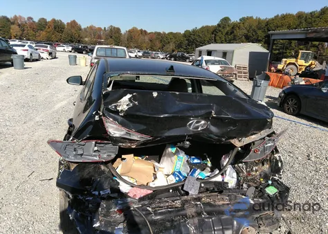 2018 Hyundai Elantra Sel z USA, uszkodzony, nr VIN 5NPD84LF1JH359136